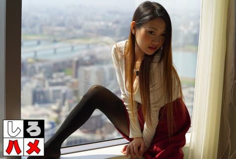 风韵犹存的饮酒店姐姐是F罩杯的巨乳女主人！以妖艷成熟的色情吸引强壮阳具！ EMS-575