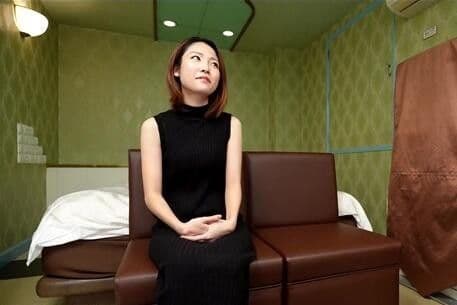 【无码・中出】面试→立刻受精中出！想拍成人影片的千金小姐，23岁素人，进行了面试【附赠高画质版影片特典】 FC2-PPV-4832617