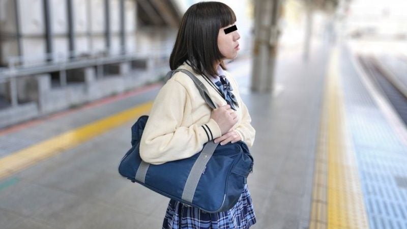 被盯上正当食的制服女孩 山中诗织 10musume_030125_01