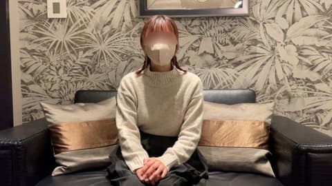 【颜射解禁】和秒速高潮早洩男友交往的专门学妹被NTR。让从未在和男友的SEX中高潮过的她高潮到不行，让她变成杂鱼淫穴，浓厚的覆盖式活塞运动让阴道形状都变了。 FC2-PPV-4827496