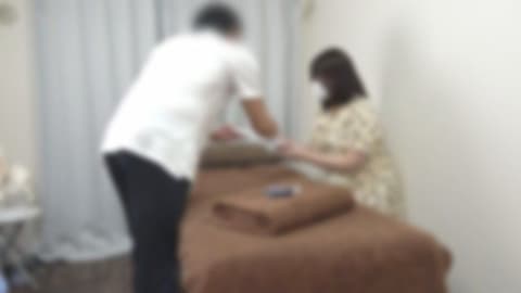 【无码/无套中出】本店首次有非常漂亮又丰满的OL小姐为了减肥而来了。肉肉又柔软，皮肤非常滋润，让人感觉很舒服。 FC2-PPV-4835023